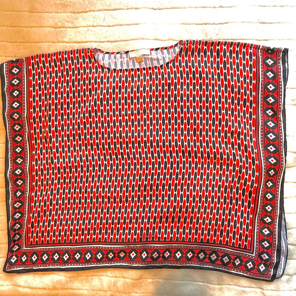 Chic Michael Kors Geometric Patterned Top — does not wrinkle